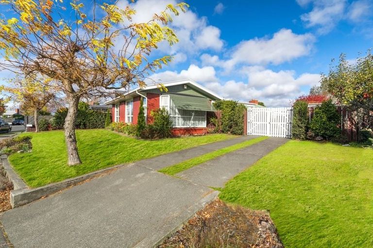 Photo of property in 131 Kendal Avenue, Burnside, Christchurch, 8053