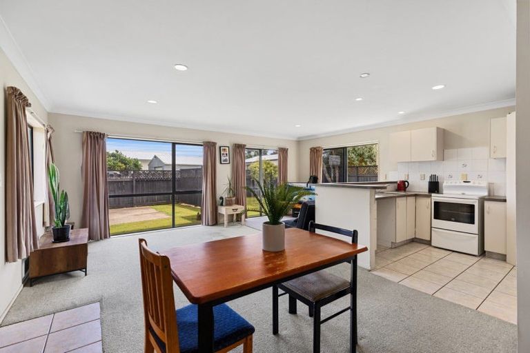 Photo of property in 225 Gravatt Road, Papamoa Beach, Papamoa, 3118