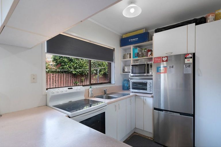 Photo of property in 2/2 Vodanovich Road, Te Atatu South, Auckland, 0610