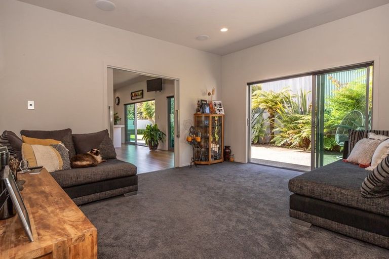 Photo of property in 30a Brougham Street, Westport, 7825