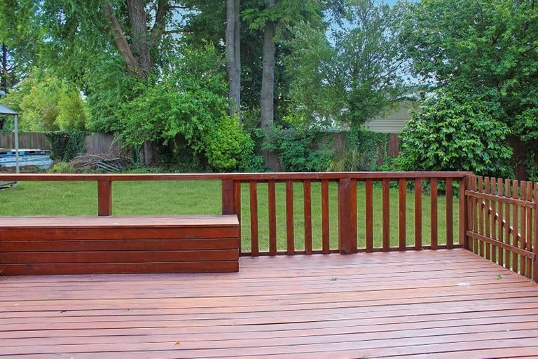 Photo of property in 5 Nyton Place, Bryndwr, Christchurch, 8053