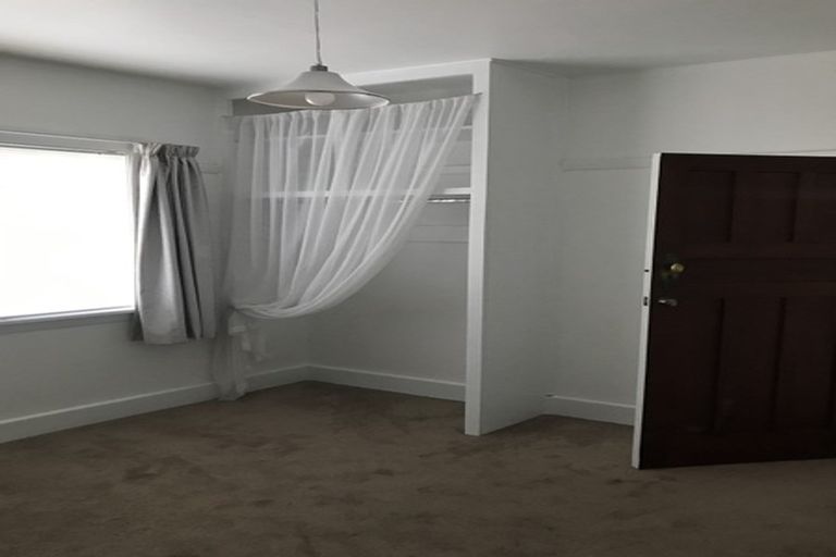 Photo of property in 216 Riccarton Road, Riccarton, Christchurch, 8041