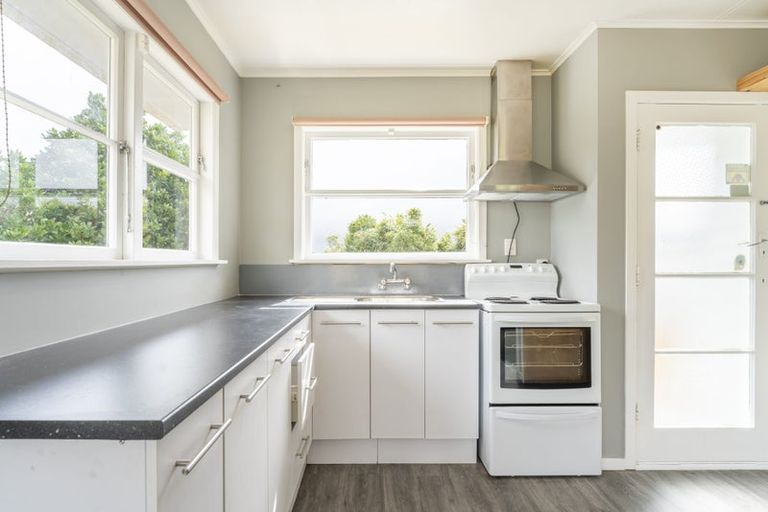 Photo of property in 73 Driver Crescent, Cannons Creek, Porirua, 5024