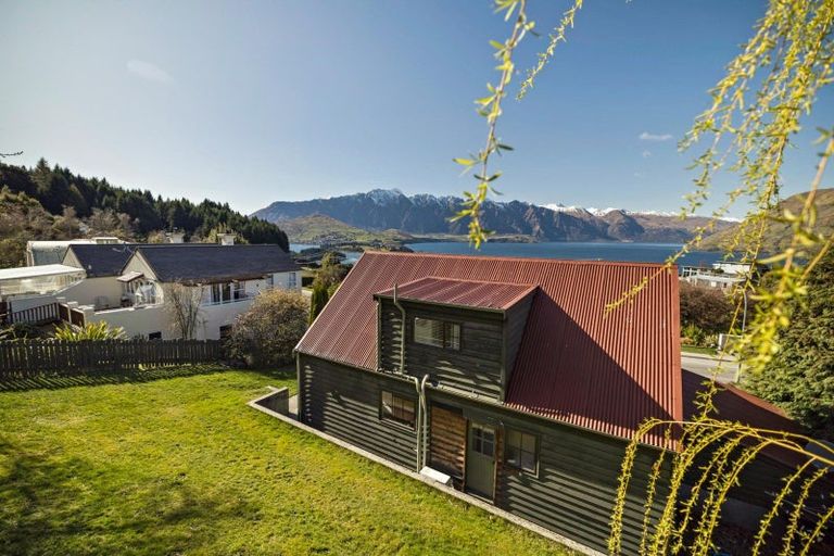 Photo of property in 136 Fernhill Road, Fernhill, Queenstown, 9300