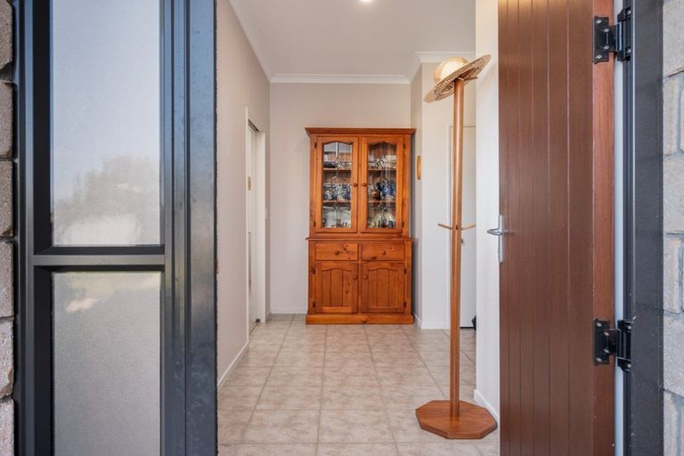 Photo of property in 18 Discovery Avenue, Welcome Bay, Tauranga, 3112