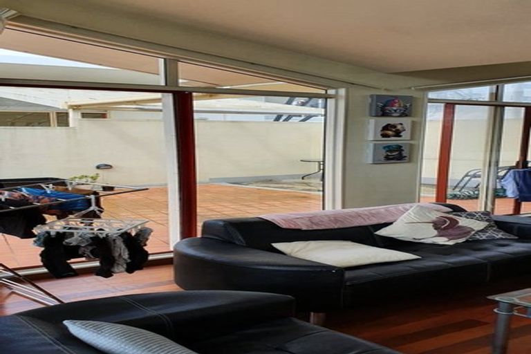 Photo of property in Sirocco Apartments, 803/8 Church Street, Wellington Central, Wellington, 6011