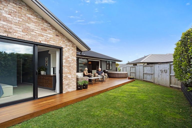 Photo of property in 7 Cotula Way, Papamoa Beach, Papamoa, 3118