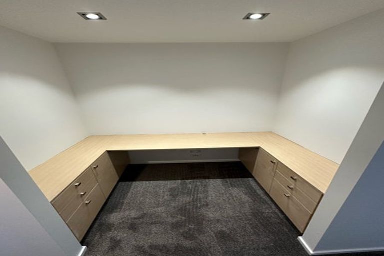 Photo of property in 18 Bryndwr Road, Fendalton, Christchurch, 8052