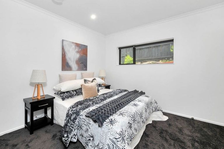 Photo of property in 12 San Casello Rise, Henderson, Auckland, 0612