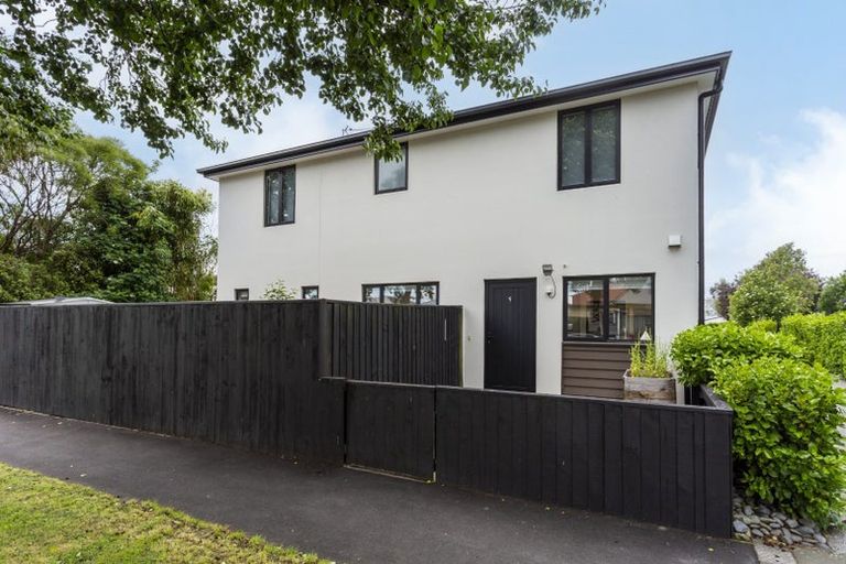 Photo of property in 8a Defoe Place, Waltham, Christchurch, 8023