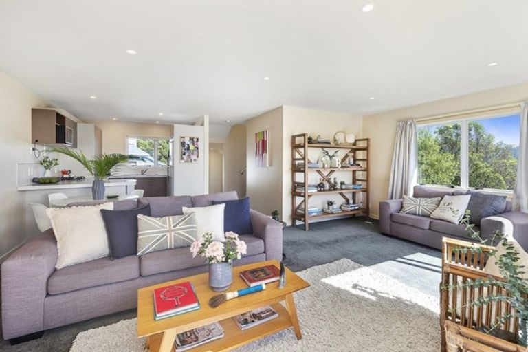 Photo of property in 2/143 Cockayne Road, Khandallah, Wellington, 6035