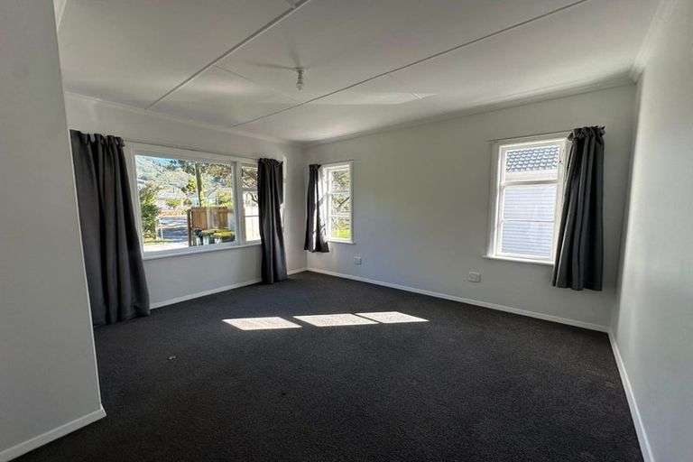 Photo of property in 28 Wainuiomata Road, Wainuiomata, Lower Hutt, 5014