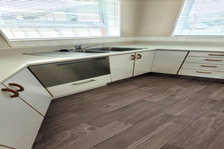 Photo of property in 8 Burns Street, Westown, New Plymouth, 4310