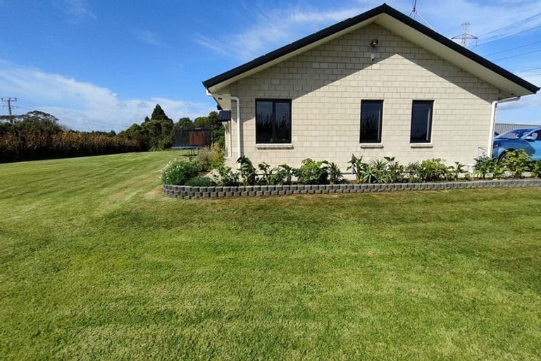 Photo of property in 1217 Glenbrook Road, Glenbrook, Waiuku, 2681
