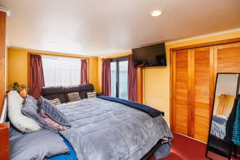 Photo of property in 1 Farmer Street, Sanson, 4817