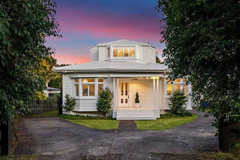 Photo of property in 5 Riverlea Road, Whenuapai, Auckland, 0618