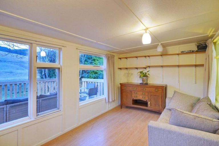 Photo of property in 328 Whitecliffs Road, Whitecliffs, Coalgate, 7673