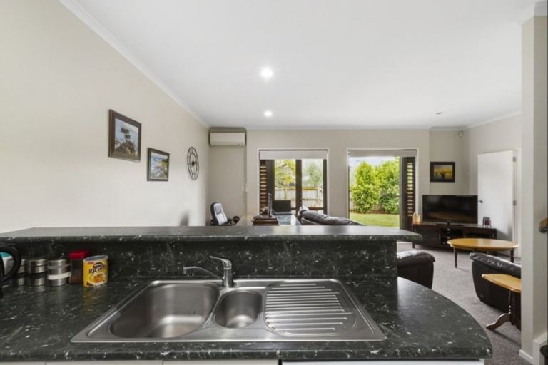 Photo of property in 44/11 The Avenue, Albany, Auckland, 0632