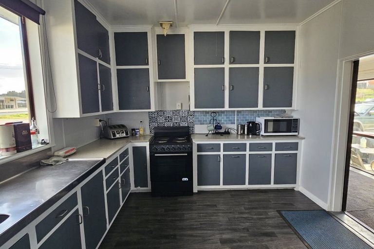 Photo of property in 4 Main Road, Clinton, 9534