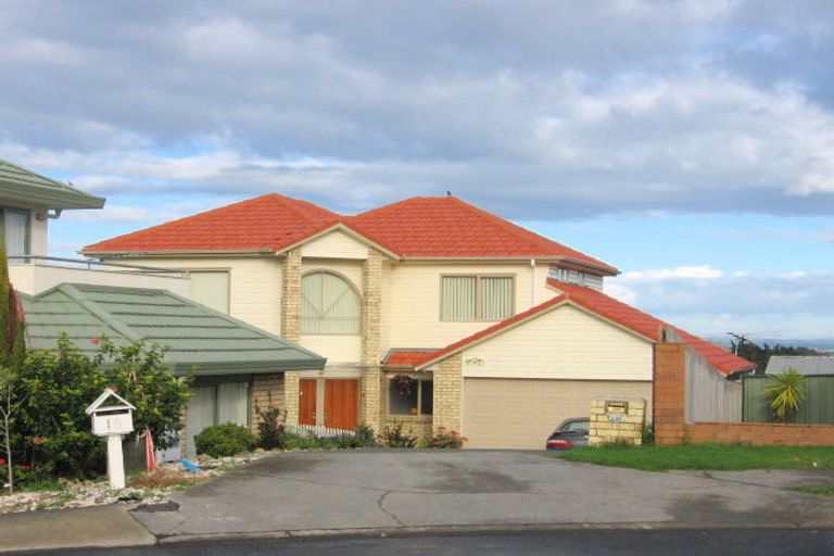Photo of property in 20 Pistachio Place, Goodwood Heights, Auckland, 2105