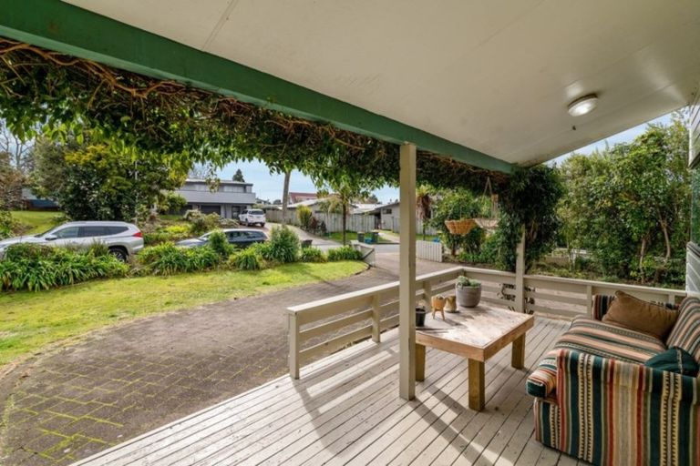 Photo of property in 4 Tirita Street, Kawaha Point, Rotorua, 3010