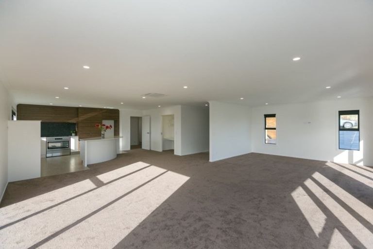 Photo of property in 3f Honeyfield Drive, Whalers Gate, New Plymouth, 4310