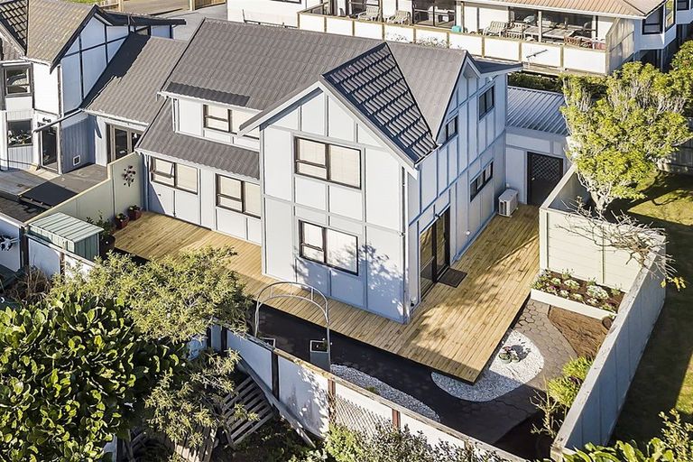 Photo of property in 20b Acheron Road, Paremata, Porirua, 5026