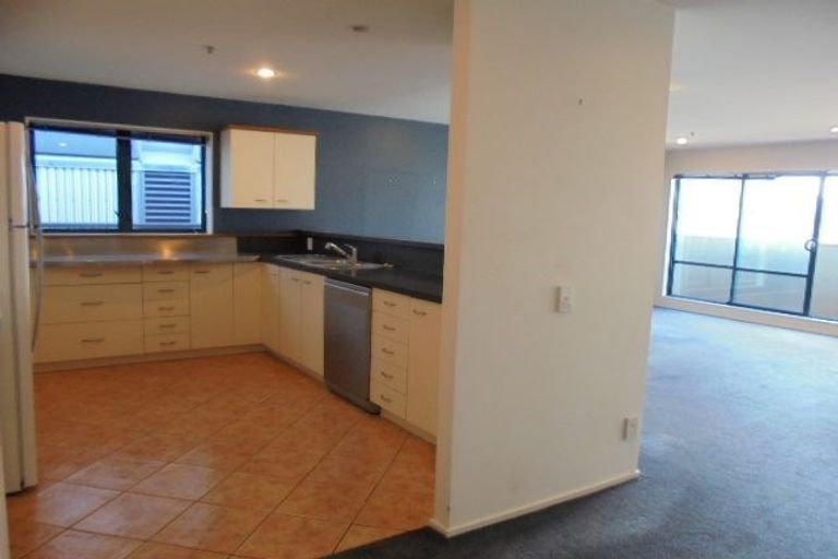 Photo of property in Courtenay Apartments, 703/120 Courtenay Place, Te Aro, Wellington, 6011