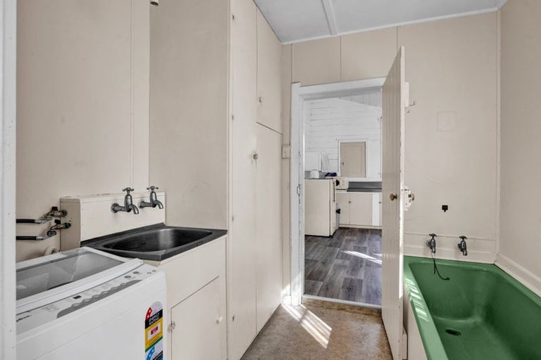 Photo of property in 18 Furlong Street, Hawera, 4610