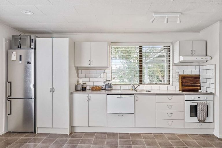 Photo of property in 70 Racecourse Road, Waiuku, 2123