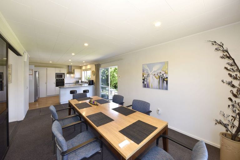 Photo of property in 389 Yaldhurst Road, Russley, Christchurch, 8042