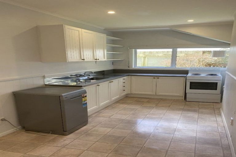 Photo of property in 10 Oriel Place, Tawa, Wellington, 5028