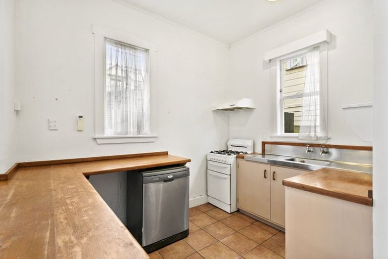 Photo of property in 2/17 Hall Street, Newtown, Wellington, 6021