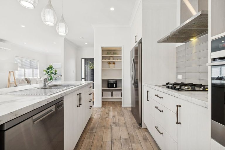 Photo of property in 14 Tawhiti Road, Pukekohe, 2120