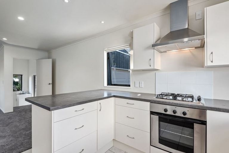 Photo of property in 3/28 Holiday Road, Stanmore Bay, Whangaparaoa, 0932