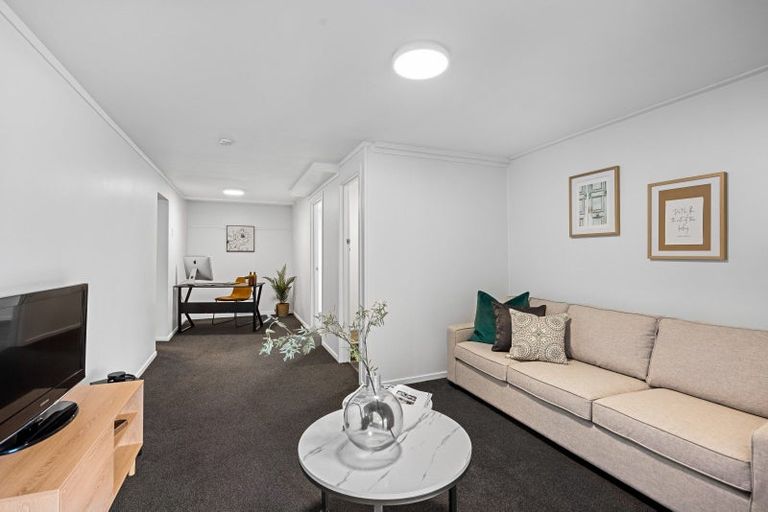 Photo of property in 20 Stuart Place, Blagdon, New Plymouth, 4310