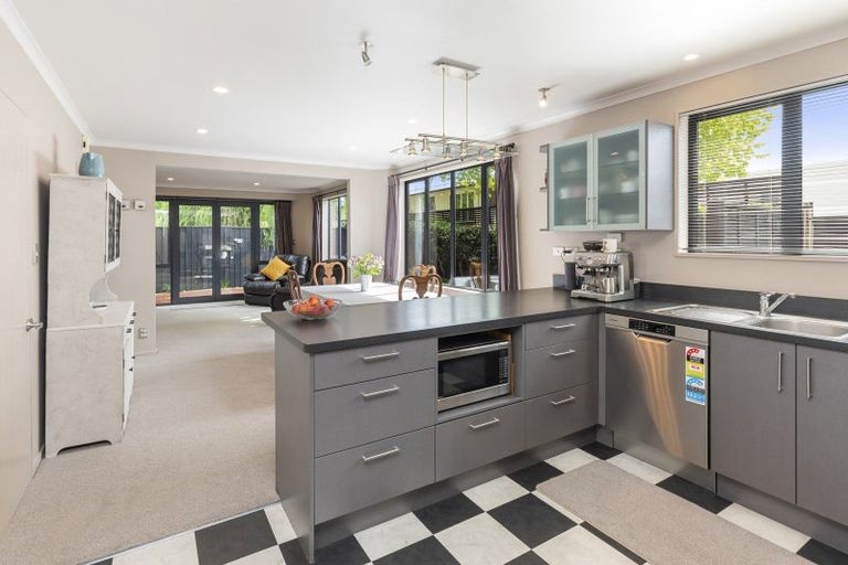 Photo of property in 64b Holly Road, St Albans, Christchurch, 8014