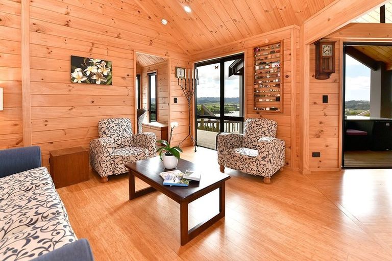 Photo of property in 4 Kanuka Road, Sandspit, Warkworth, 0982