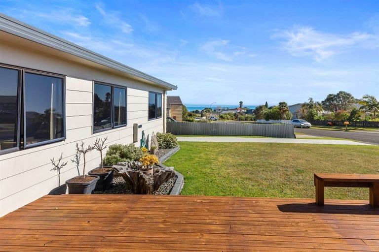 Photo of property in 18 Whenuariri Place, Maketu, Te Puke, 3189