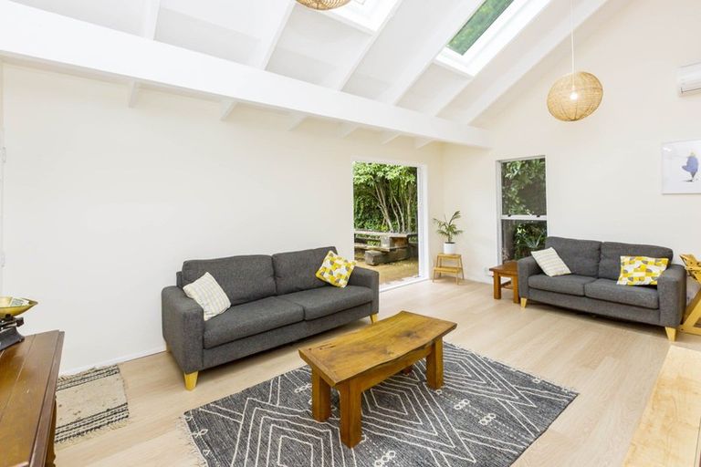 Photo of property in 23a Heretaunga Square, Silverstream, Upper Hutt, 5019