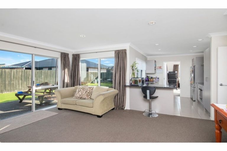 Photo of property in 19 Magnolia Drive, Waiuku, 2123