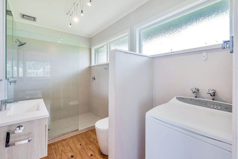 Photo of property in 1/29 Wainui Avenue, Point Chevalier, Auckland, 1022