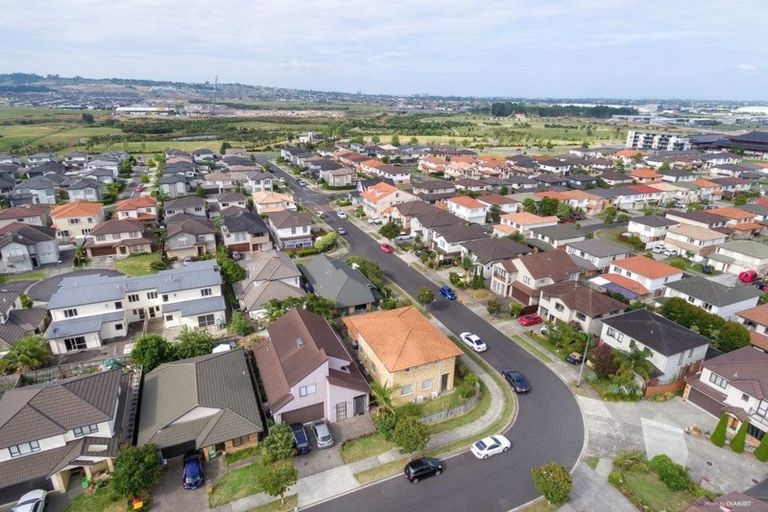Photo of property in 10 Janway Avenue, Flat Bush, Auckland, 2016