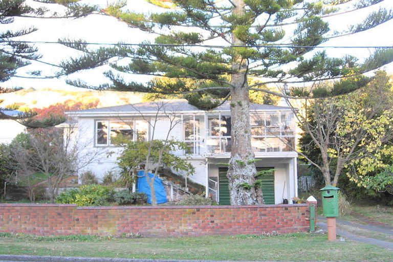 Photo of property in 18 Leinster Avenue, Raumati South, Paraparaumu, 5032