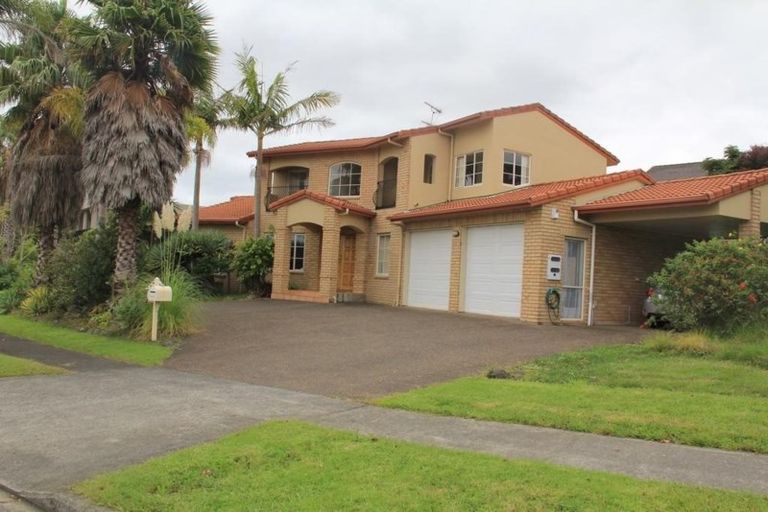 Photo of property in 22 Anaheim Boulevard, Shamrock Park, Auckland, 2016