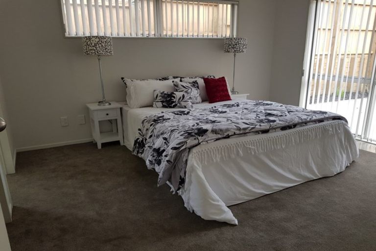 Photo of property in 9 Birchlea Rise, Goodwood Heights, Auckland, 2105