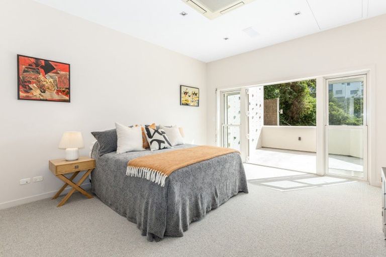 Photo of property in 66 Onslow Road, Khandallah, Wellington, 6035