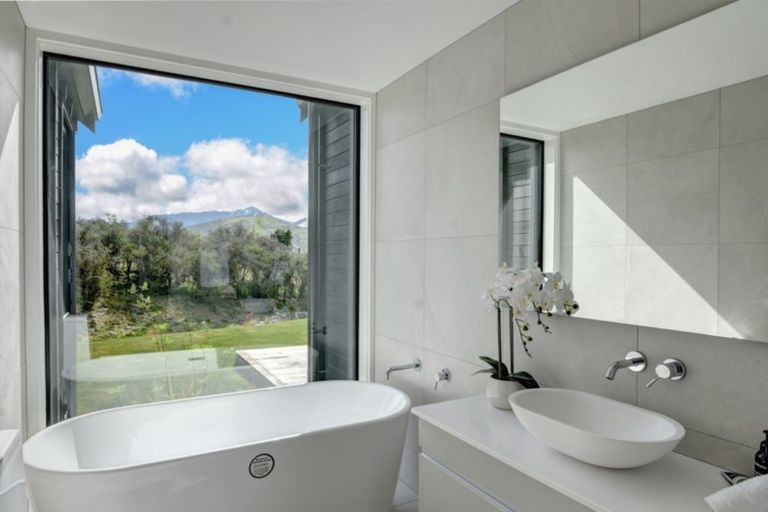 Photo of property in 13 Mckenzies Shute, Jacks Point, Queenstown, 9371