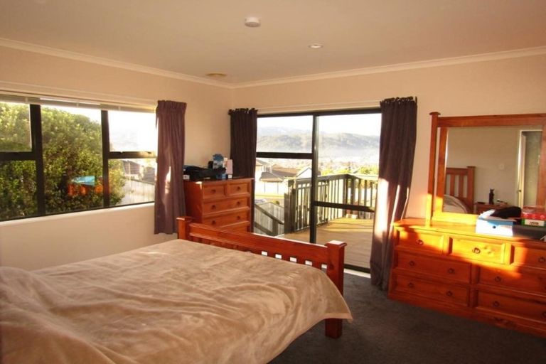 Photo of property in 16 Kirton Drive, Riverstone Terraces, Upper Hutt, 5018