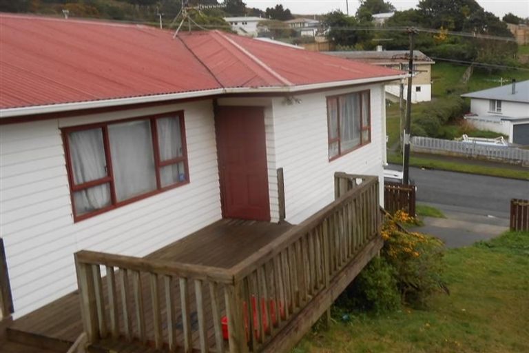 Photo of property in 156 Sievers Grove, Cannons Creek, Porirua, 5024